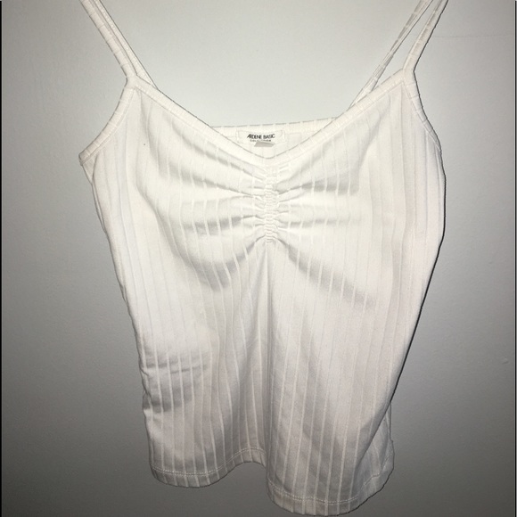 Basic white tank top - Picture 1 of 1
